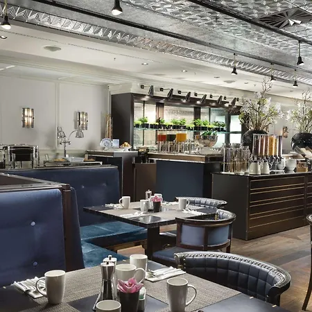 Ξενοδοχείο Hilton Old Town 5*