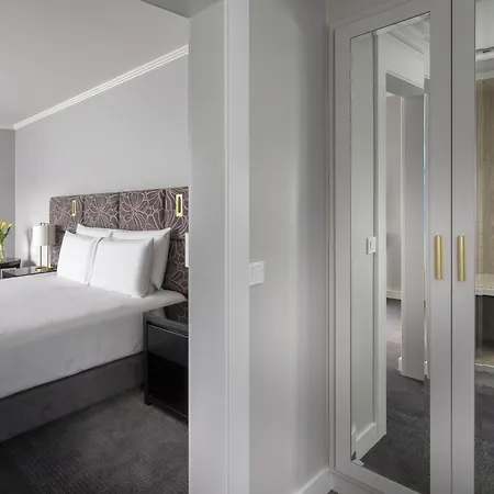 Отель Hilton Old Town
