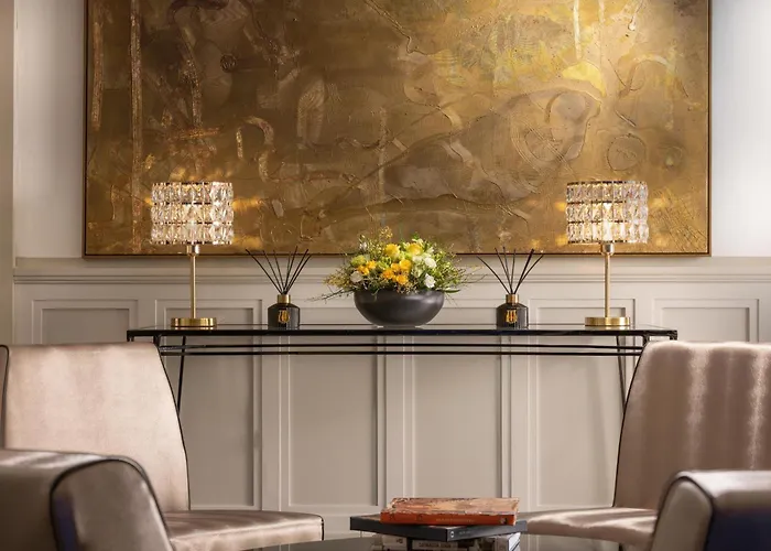 Отель Hilton Old Town 5*