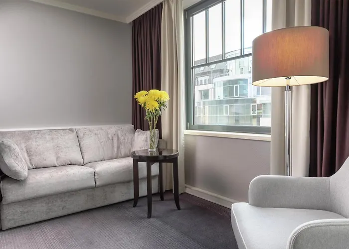 Отель Hilton Old Town 5*