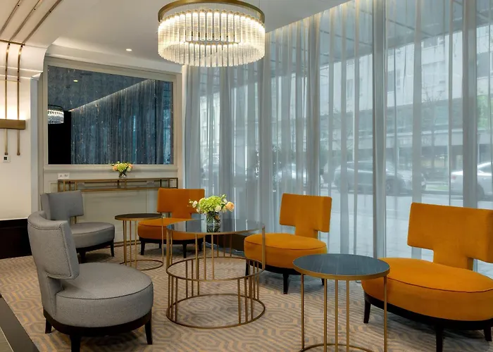 Отель Hilton Old Town 5*