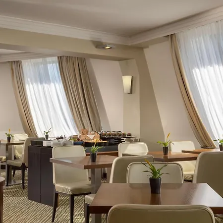 Hotel Hilton Old Town 5*