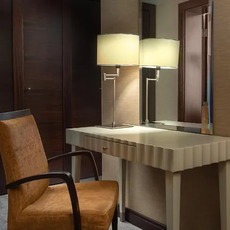 Hilton Old Town 5*