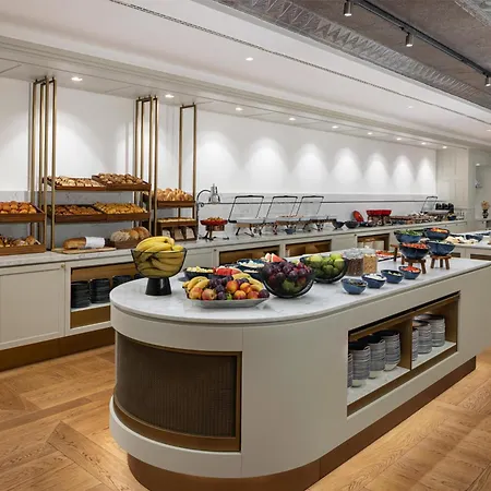 Hilton Old Town Hotel 5*