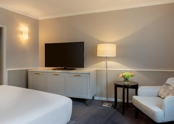 Hilton Old Town 5*