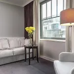 Ξενοδοχείο Hilton Old Town 5*