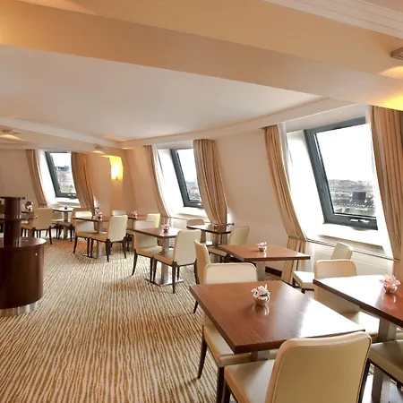 Hilton Old Town 5*