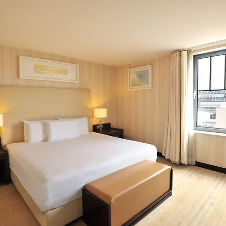 מלון Hilton Old Town 5*