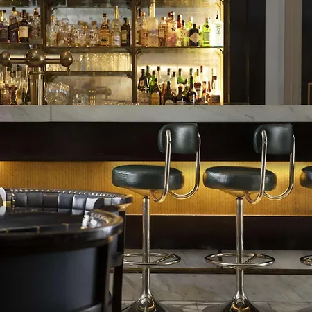 Hilton Old Town מלון 5*