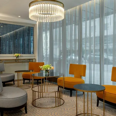 Hilton Old Town 5*